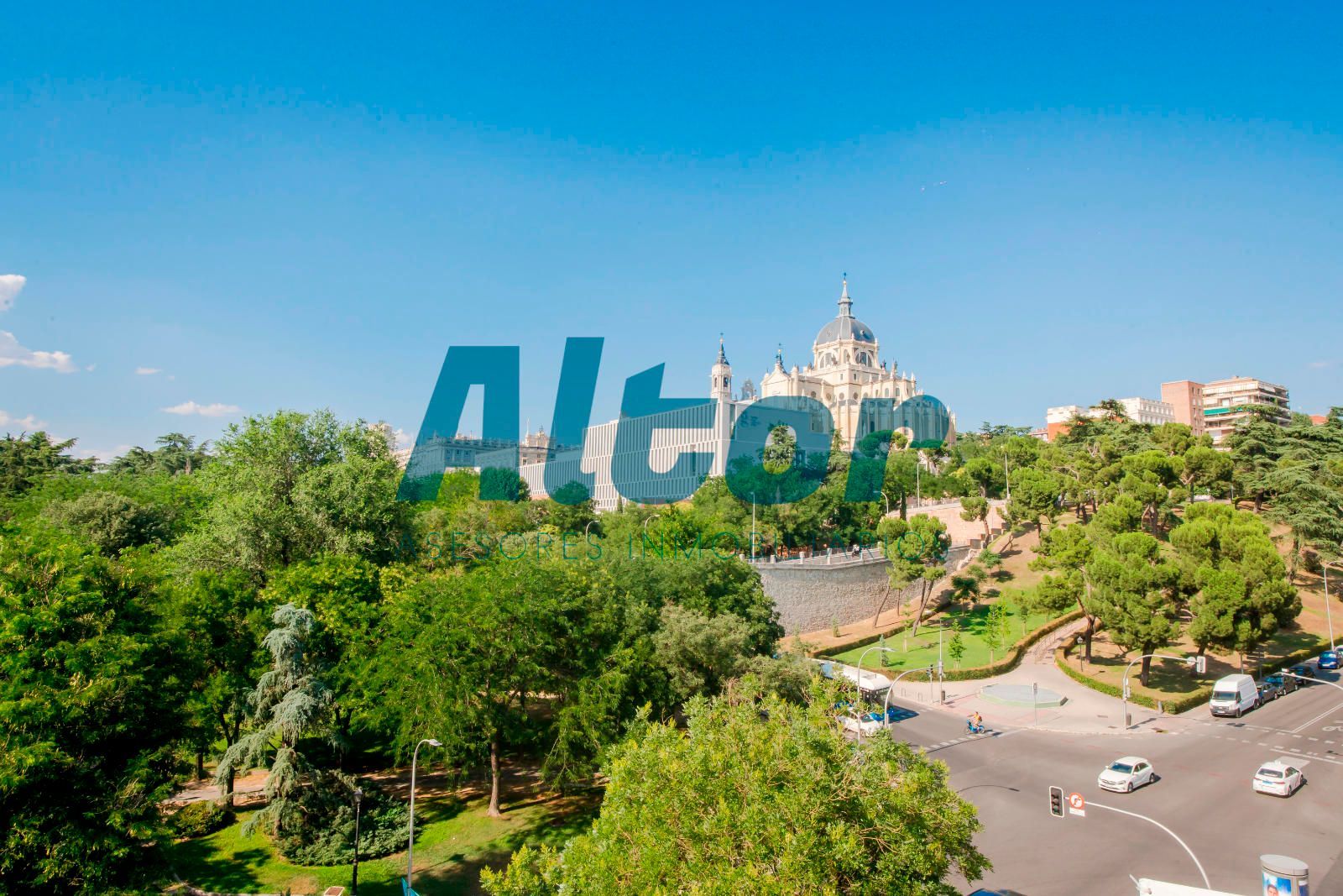 Flat for sale in DE SEGOVIA, Palacio