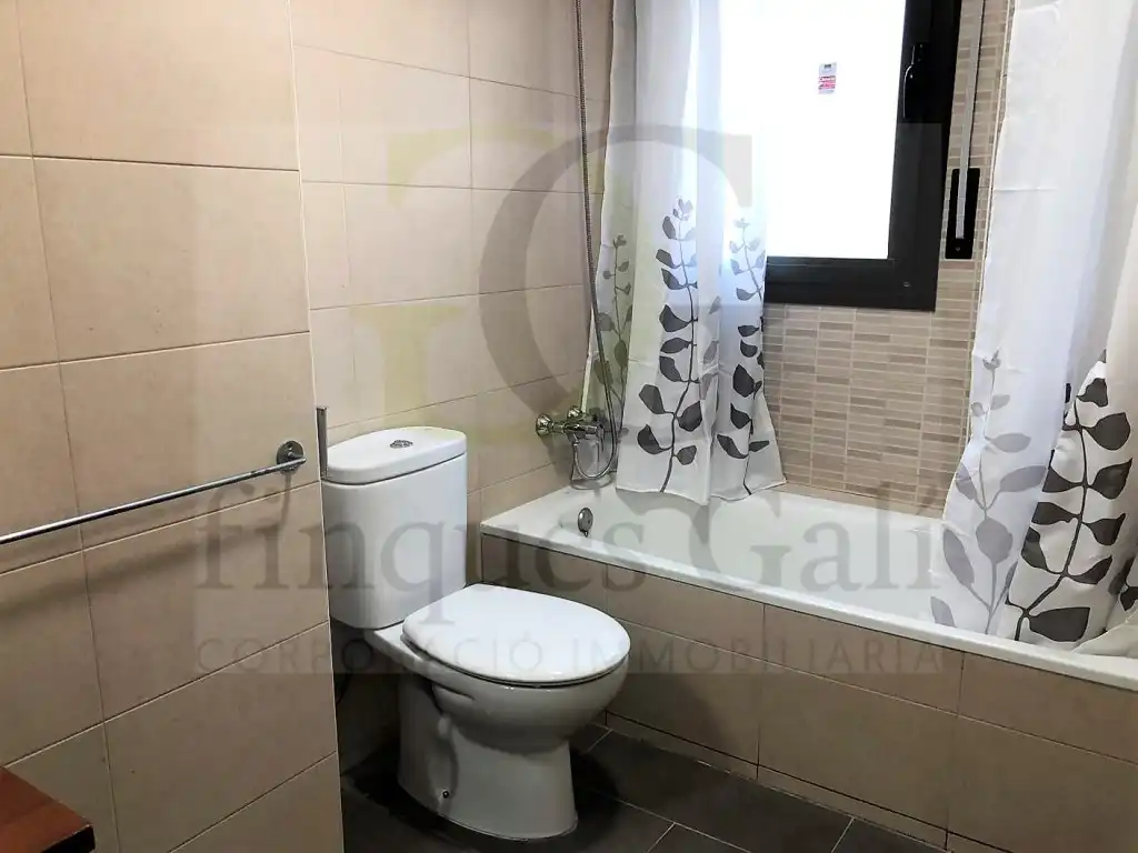 Badezimmer von Wohnung zur Miete in Callús