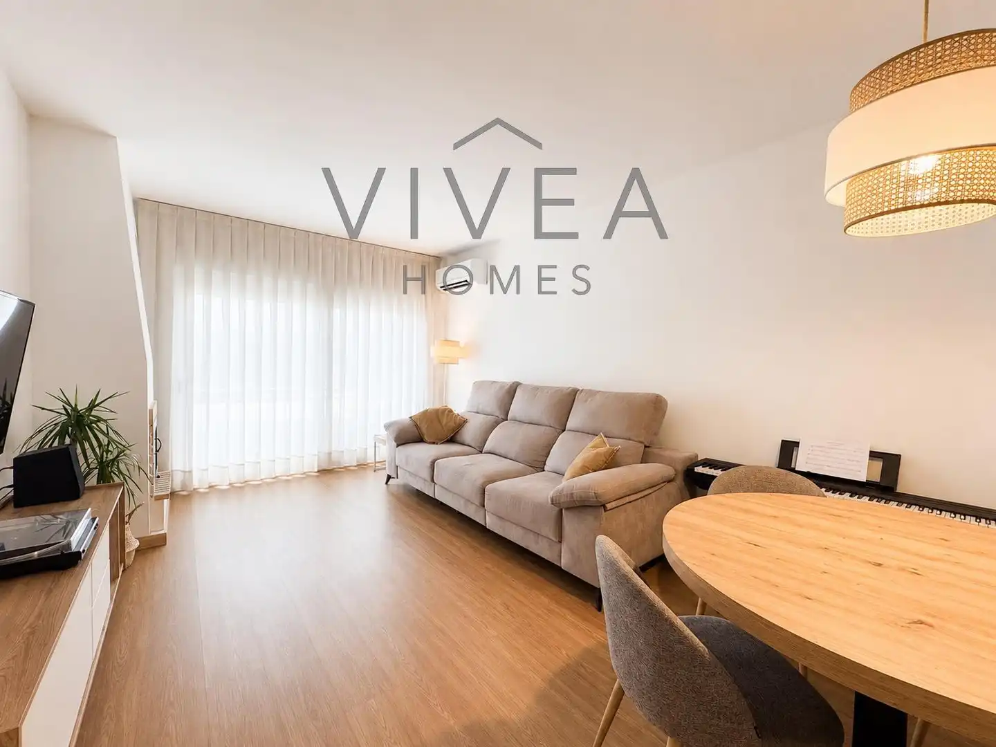 Living room of Flat for sale in Sabadell  with Air Conditioner, Heating and Parquet flooring