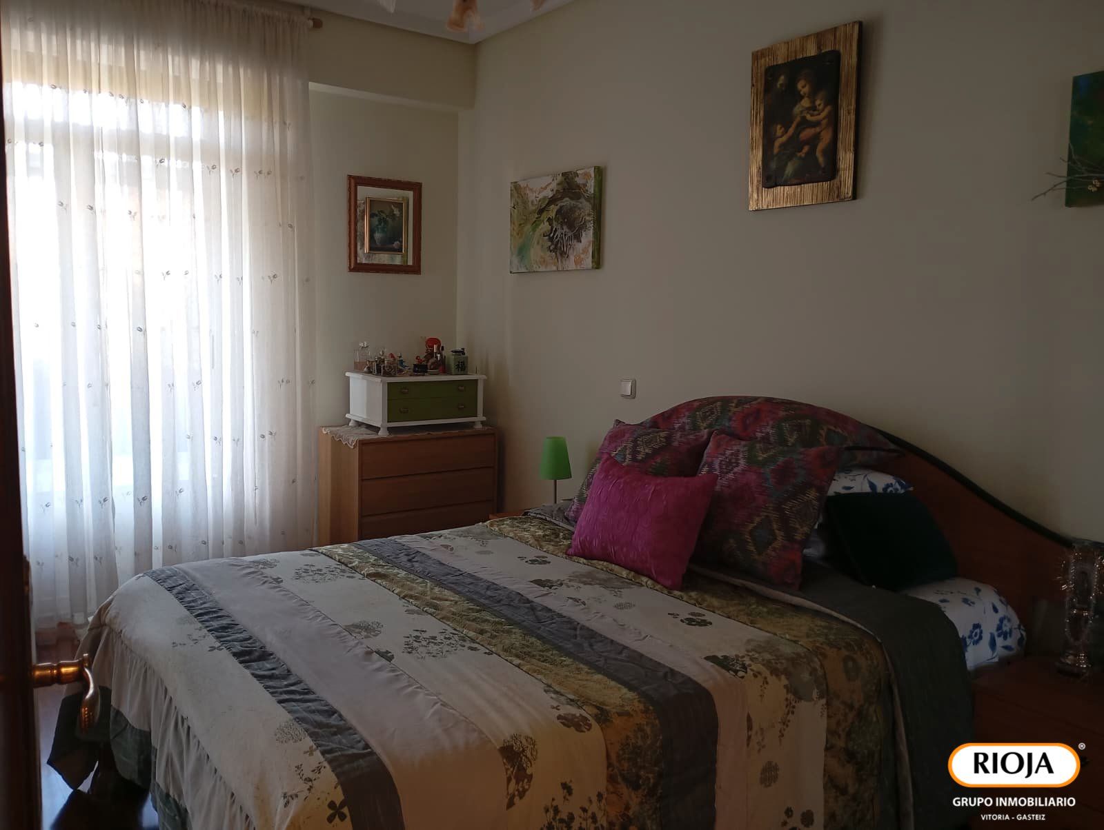 Bedroom of Flat for sale in Vitoria - Gasteiz  with Heating, Terrace and Storage room