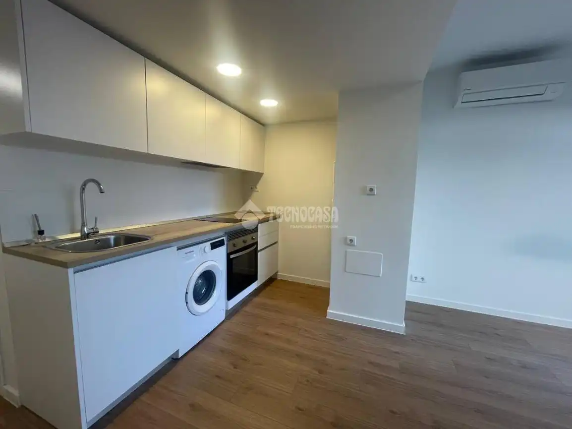 Cocina de Estudio en venta en San Sebastián de los Reyes con Aire acondicionado