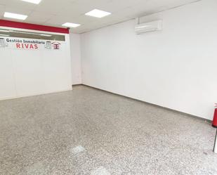 Premises to rent in Badalona  with Air Conditioner