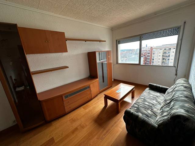Piso en Venta en Calle ROGER en Sants-Badal