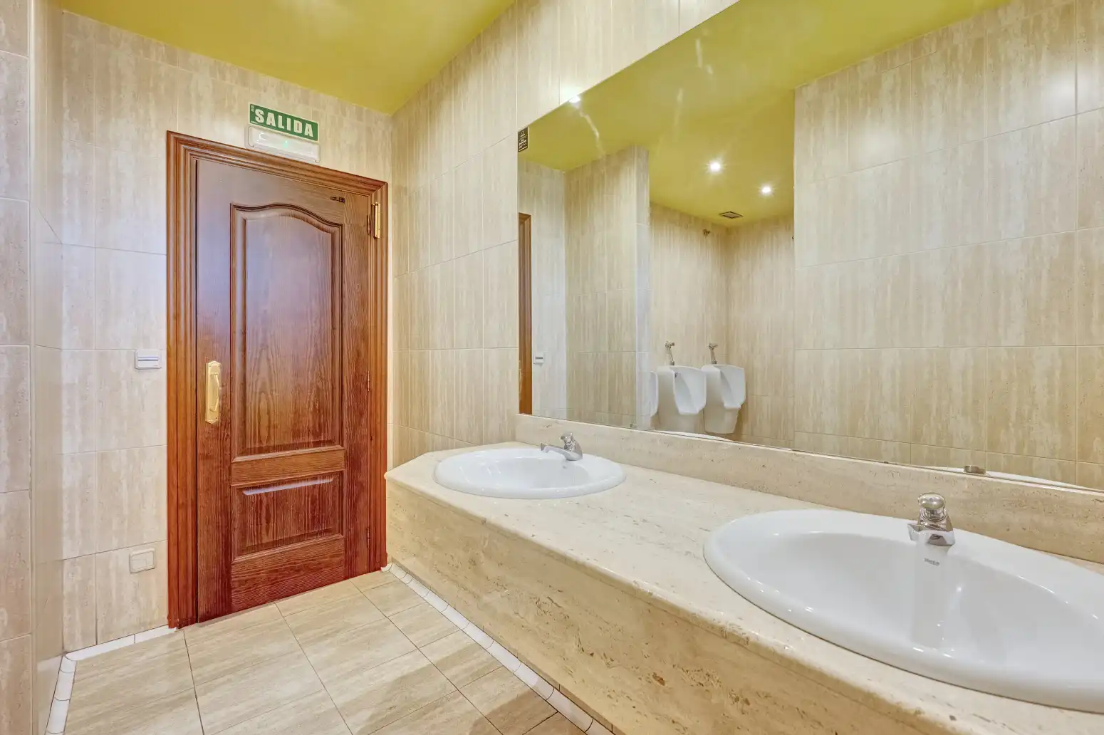 Baño de Local en venta en Galar con Aire acondicionado y Amueblado
