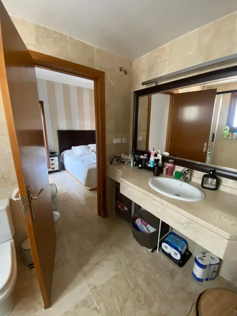 Bathroom of Flat for sale in Mairena del Aljarafe