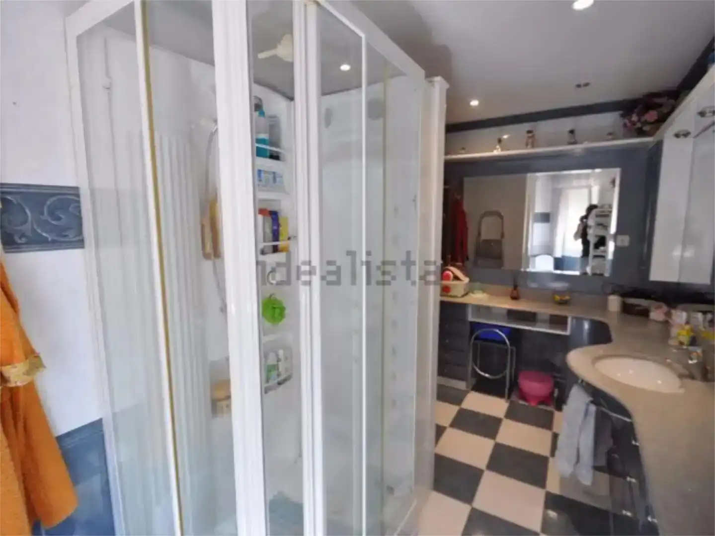 Badezimmer von Wohnung zum Verkauf in Castro-Urdiales mit Privatgarten, Schwimmbad und Möbliert