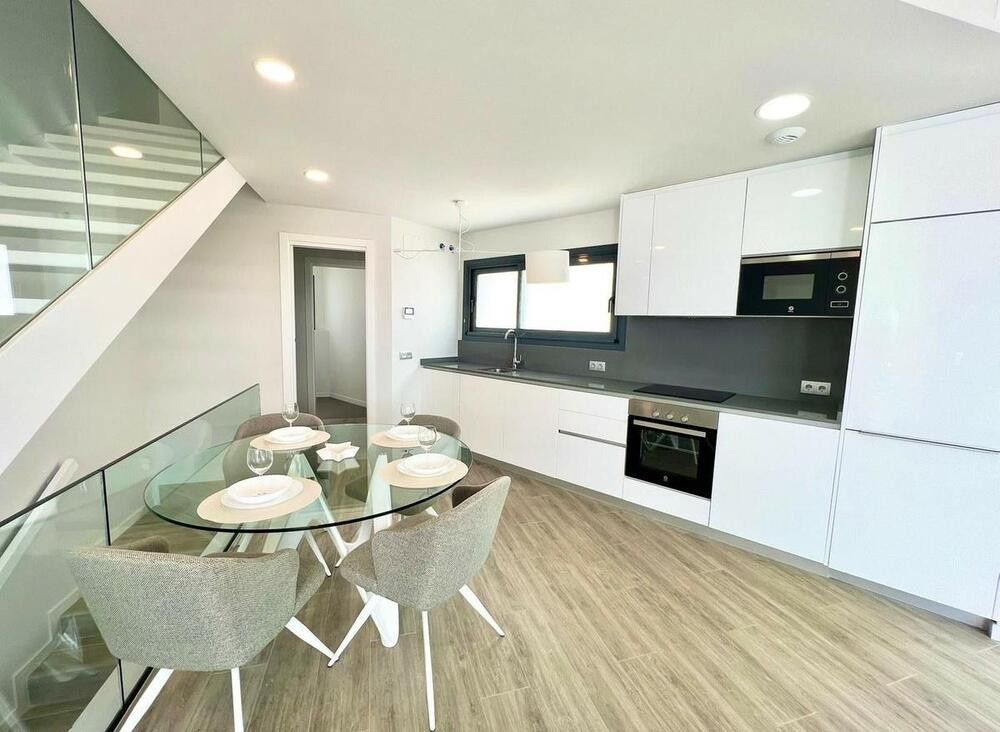 Cuina de Casa adosada de lloguer en Estepona amb Aire condicionat, Terrassa i Traster