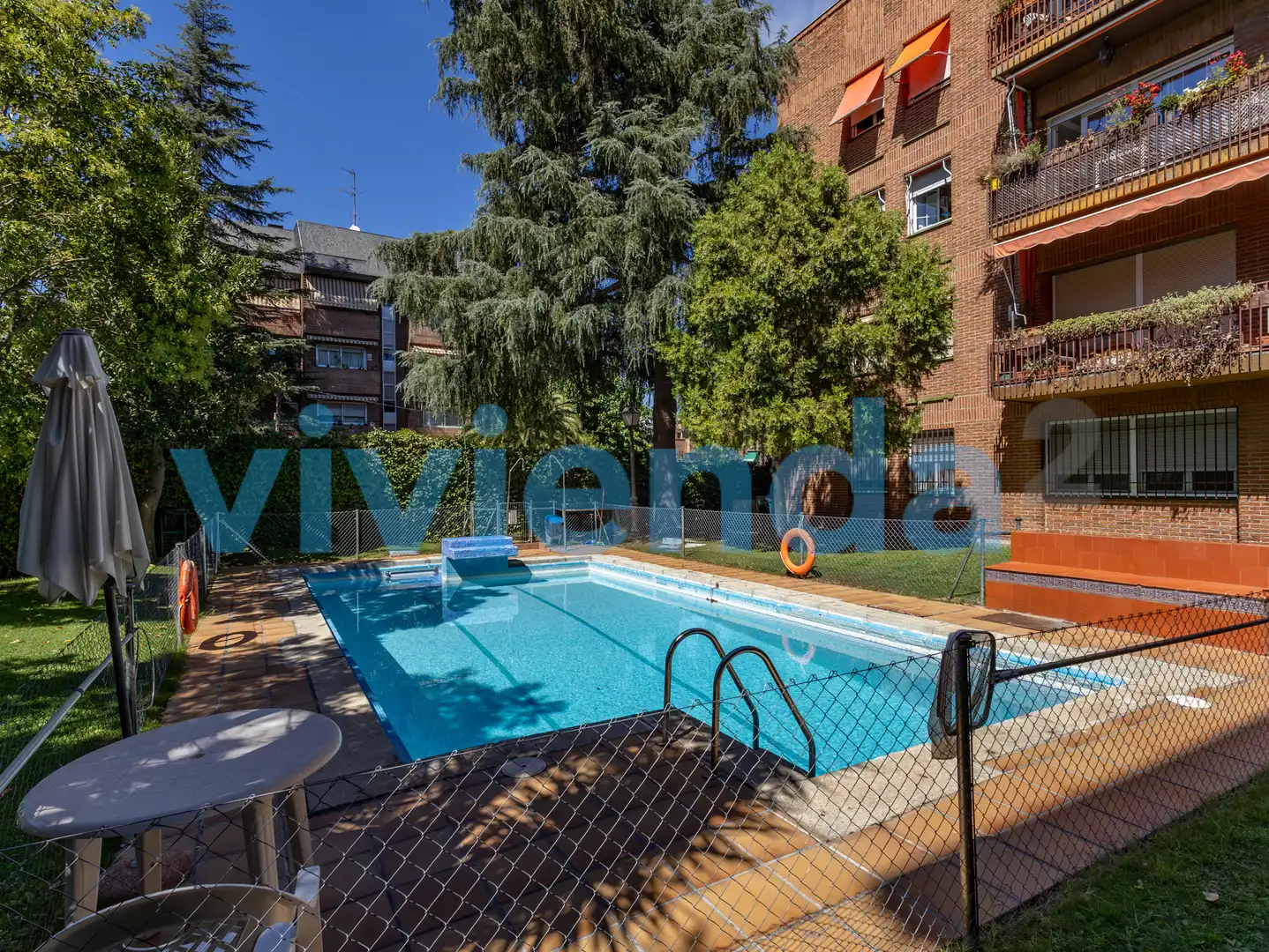 Flat with pool for sale in Glorieta de Perez Cidon