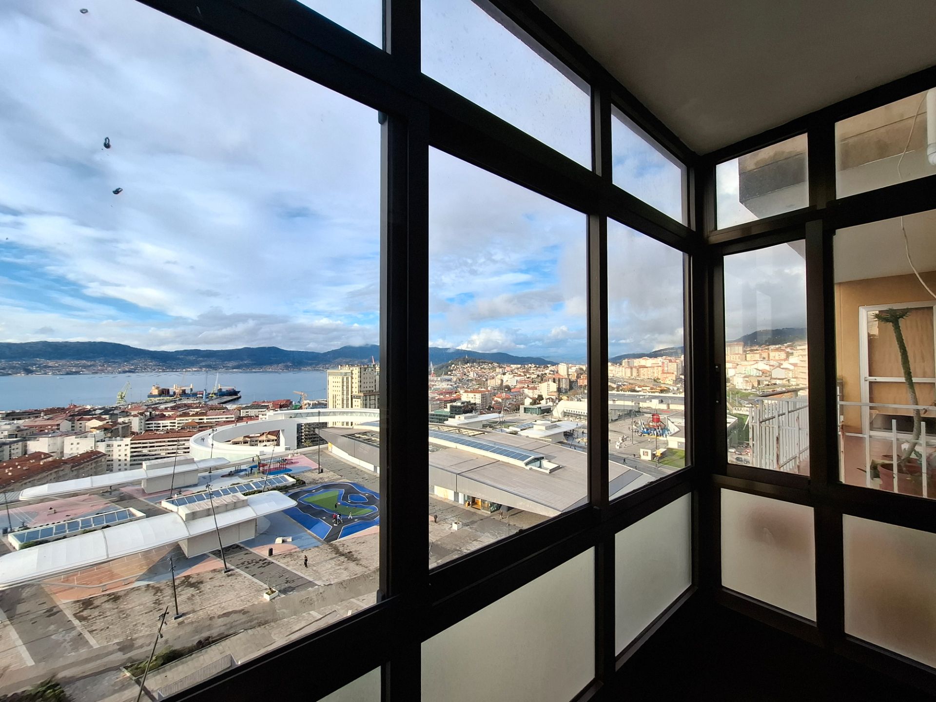 Vista exterior de Dúplex en venda en Vigo  amb Calefacció i Terrassa