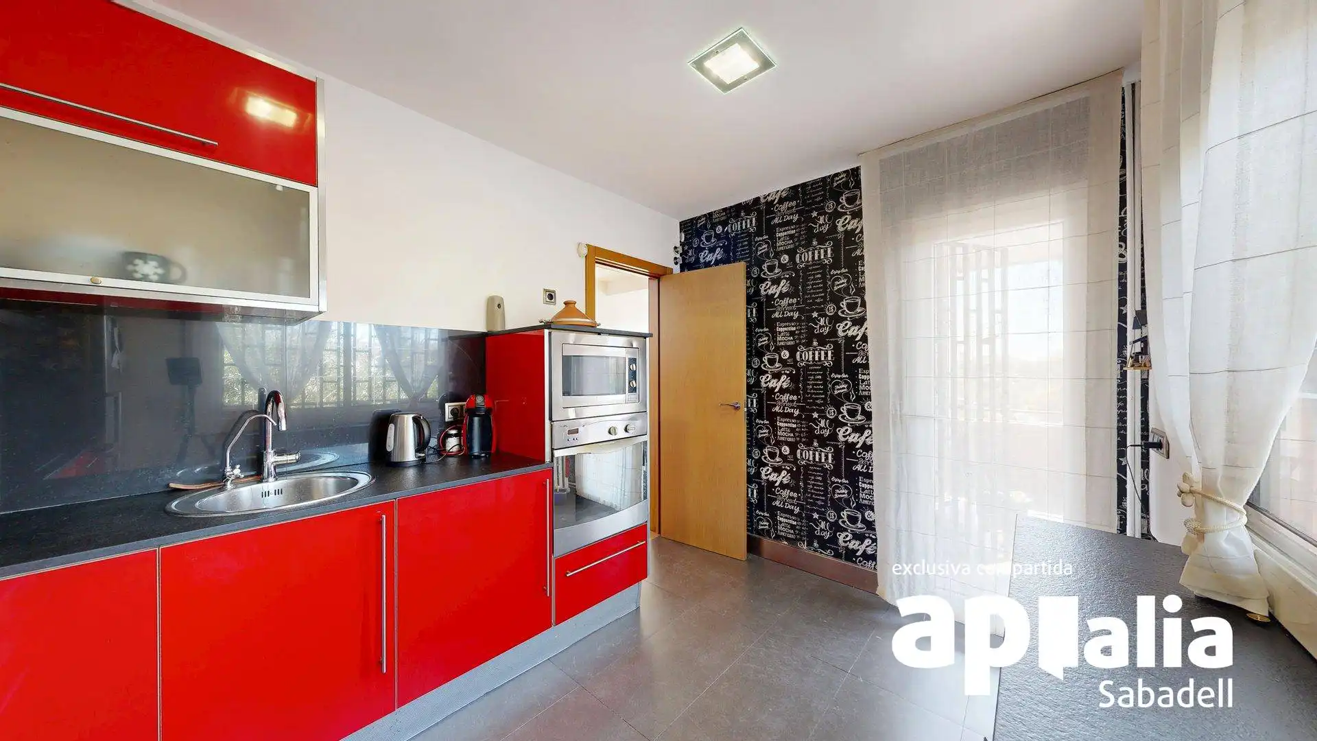 Küche von Haus oder Chalet zum Verkauf in Barberà del Vallès mit Heizung, Privatgarten und Parkett