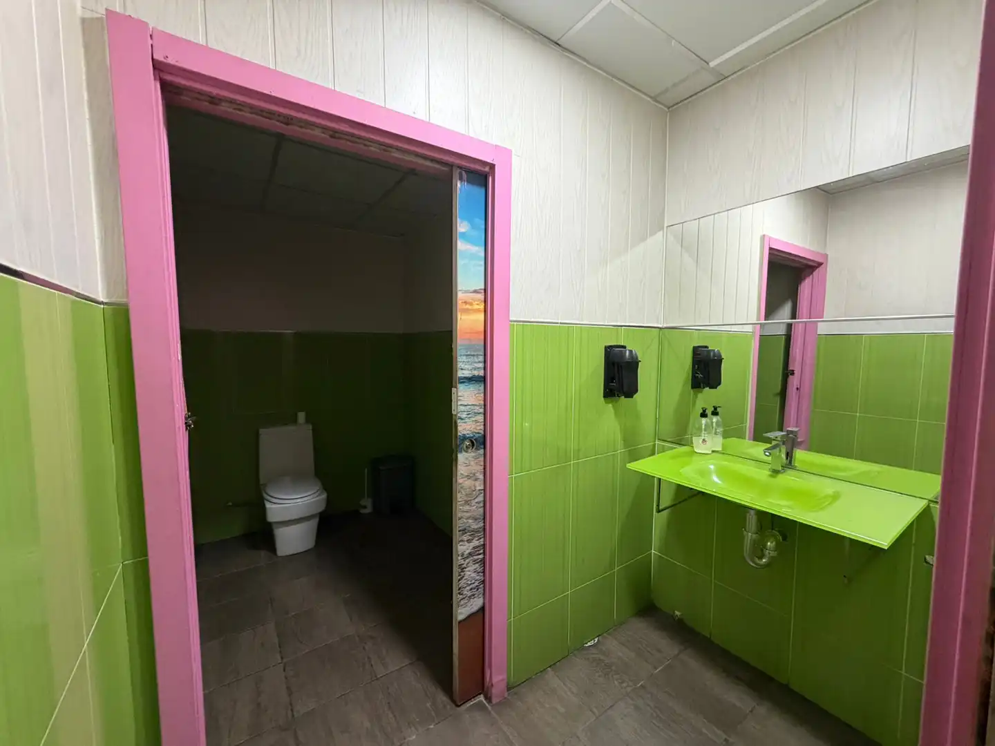 Badezimmer von Geschaftsraum zum Verkauf in Vélez-Málaga mit Klimaanlage und Heizung