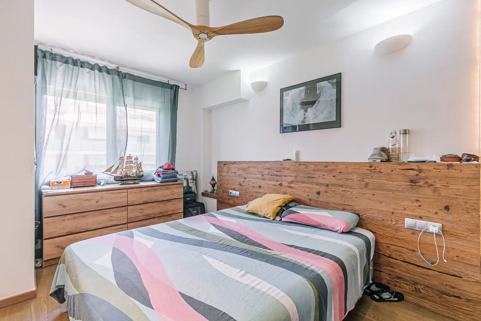 Habitación de Dúplex en venta en Sant Feliu de Llobregat con Aire acondicionado, Terraza y Piscina comunitaria