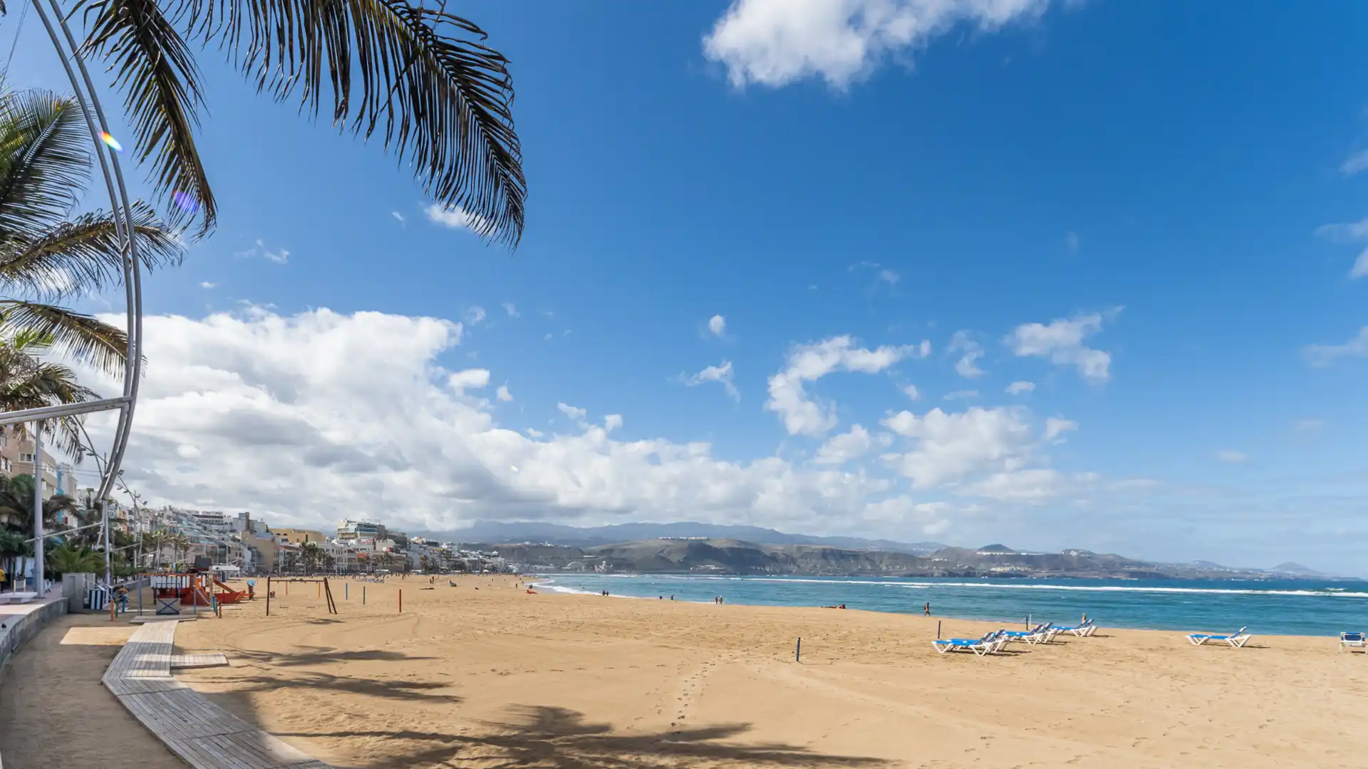 Vista exterior de Pis en venda en Las Palmas de Gran Canaria amb Terrassa, Moblat i Balcó