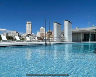 Piscina de Pis de lloguer en  Madrid Capital amb Aire condicionat, Terrassa i Balcó