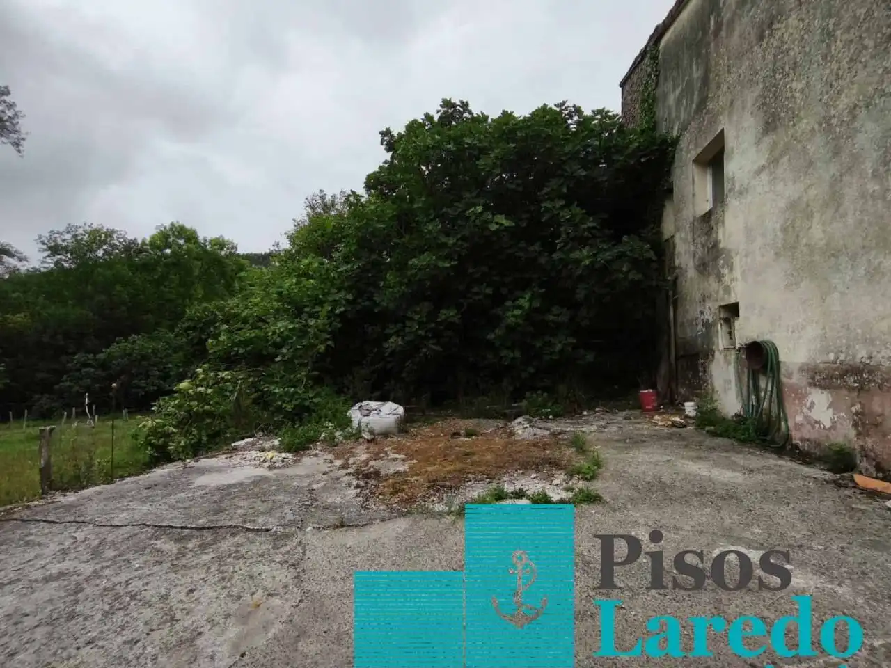 Detached homes for sale in Rasines  with Heating, Private garden and Parquet flooring