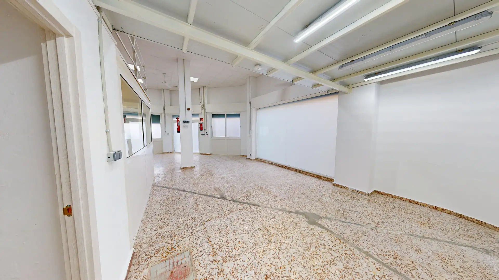 Local en venta en El Campello con Aire acondicionado, Calefacción y Alarma