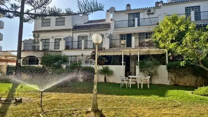 Jardí de Casa adosada en venda en Fuengirola amb Aire condicionat, Jardí privat i Terrassa