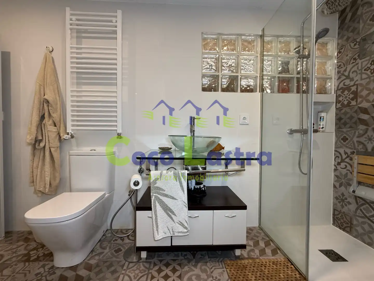 Bathroom of Houses for sale in Monterrubio de Armuña  with Air Conditioner, Heating and Private garden
