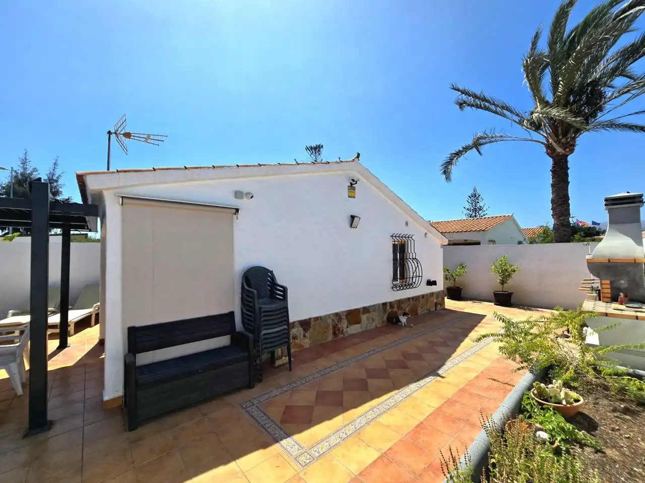 Vista exterior de Casa o chalet en venta en San Bartolomé de Tirajana con Aire acondicionado, Jardín privado y Terraza