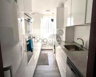 Kitchen of Flat to rent in  Sevilla Capital  with Air Conditioner, Storage room and Furnished