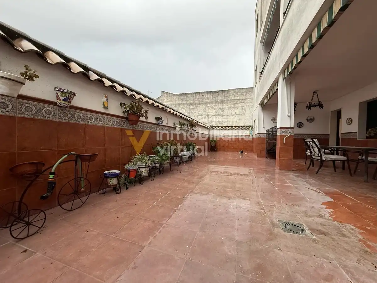 Terraza de Piso en venta en Cabra con Aire acondicionado, Calefacción y Amueblado