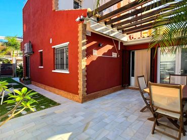 Casa con balcón en venta en Calle MARGARITA-MOJON 29
