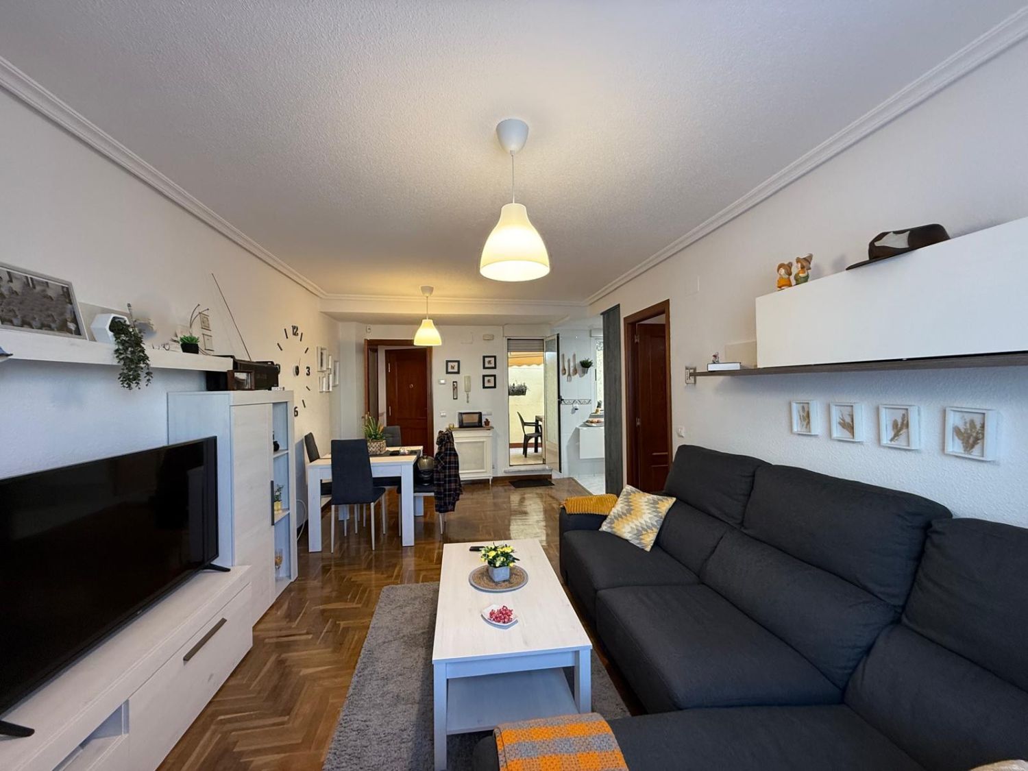 Sala de estar de Apartamento en venta en Salamanca Capital con Calefacción, Parquet y Terraza
