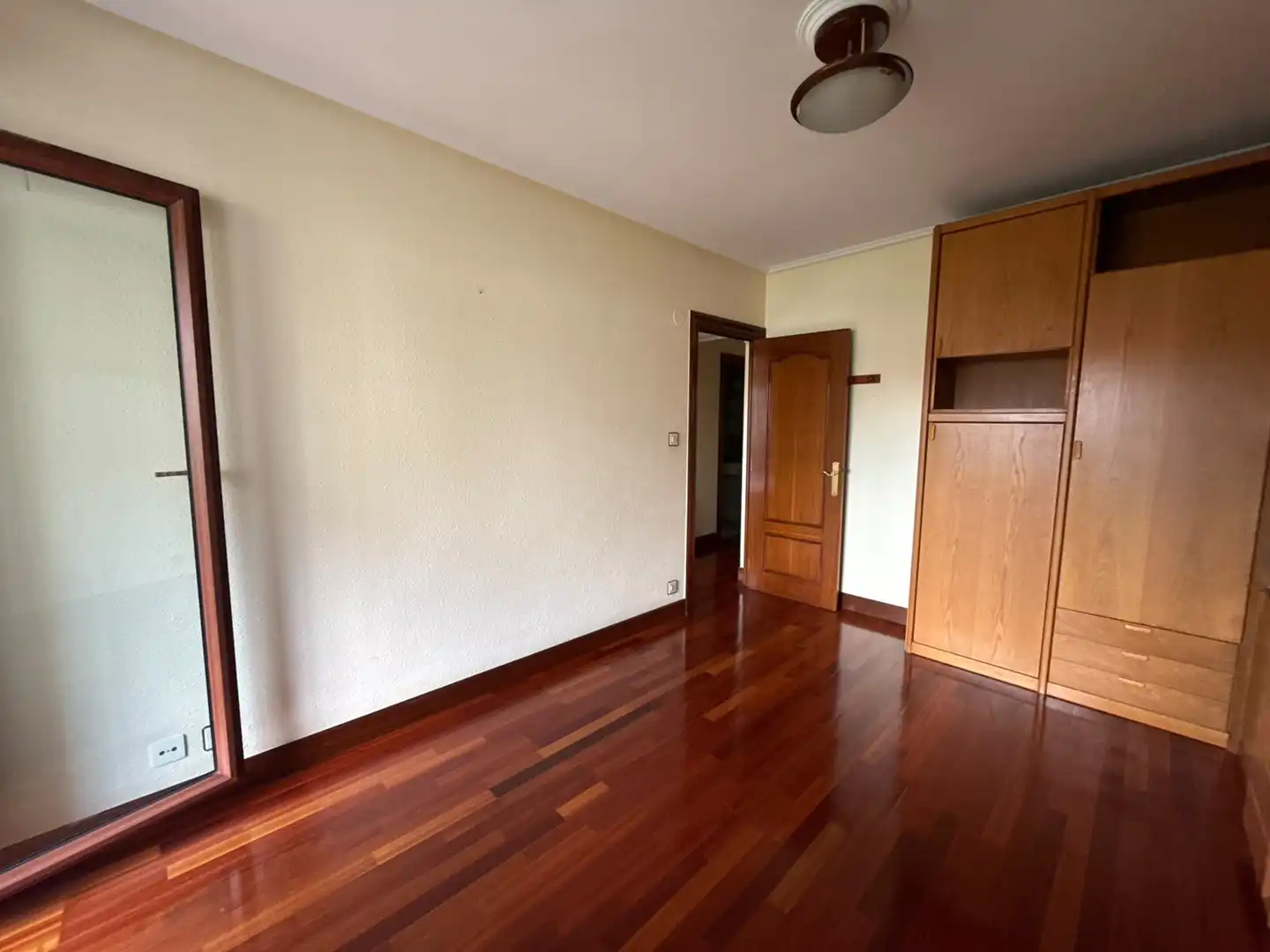 Habitación de Piso en venta en Getxo  con Calefacción y Balcón