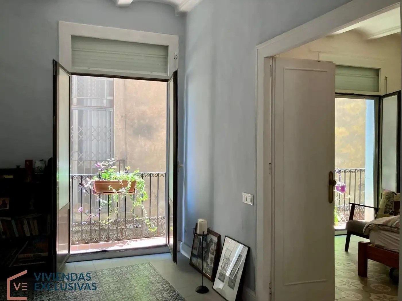 Wohnung zum Verkauf in Barcelona mit Klimaanlage, Heizung und Privatgarten