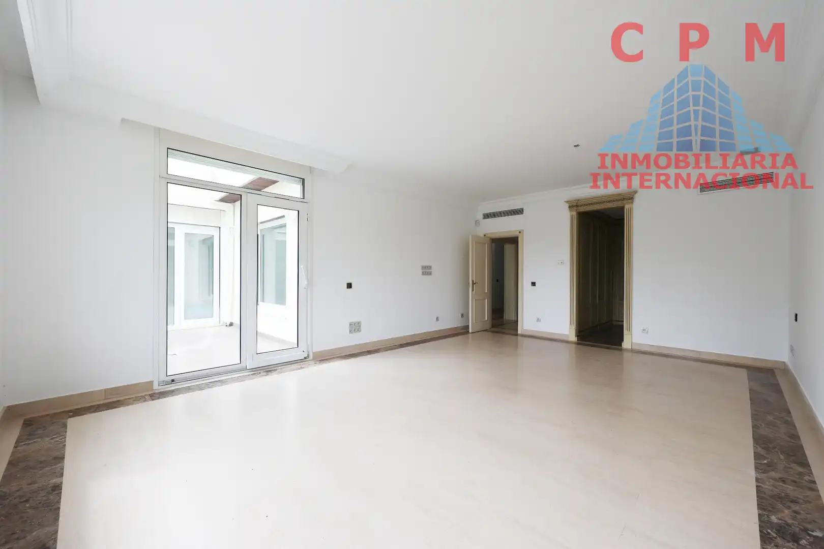 Sala d'estar de Casa o xalet de lloguer en Madrid amb Aire condicionat, Calefacció i Jardí privat