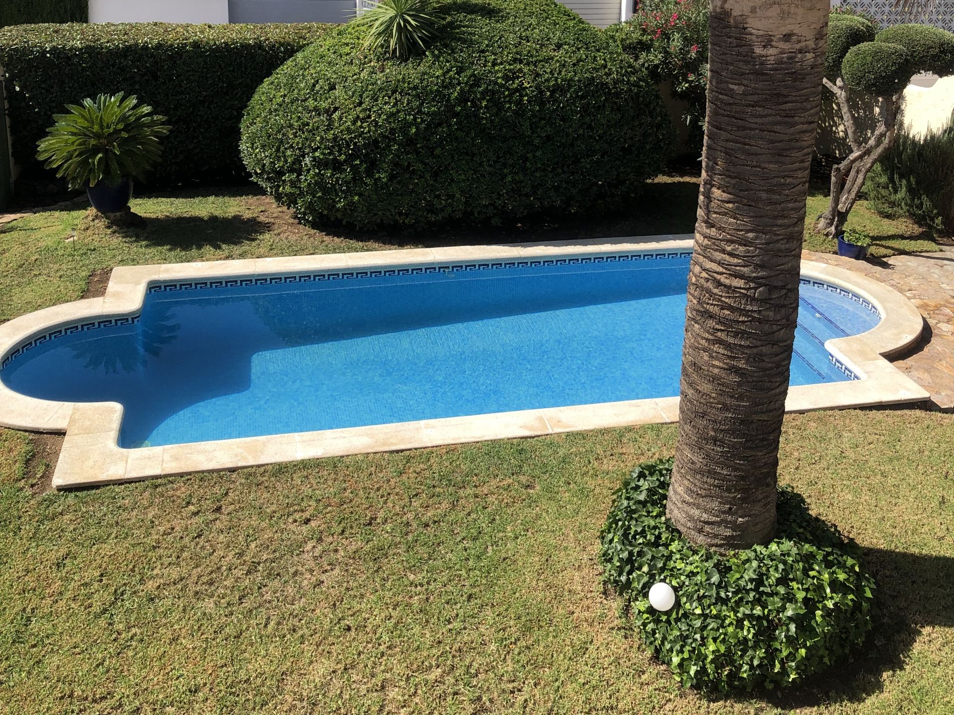Swimming pool of House or chalet for sale in Empuriabrava  with Air Conditioner, Heating and Private garden