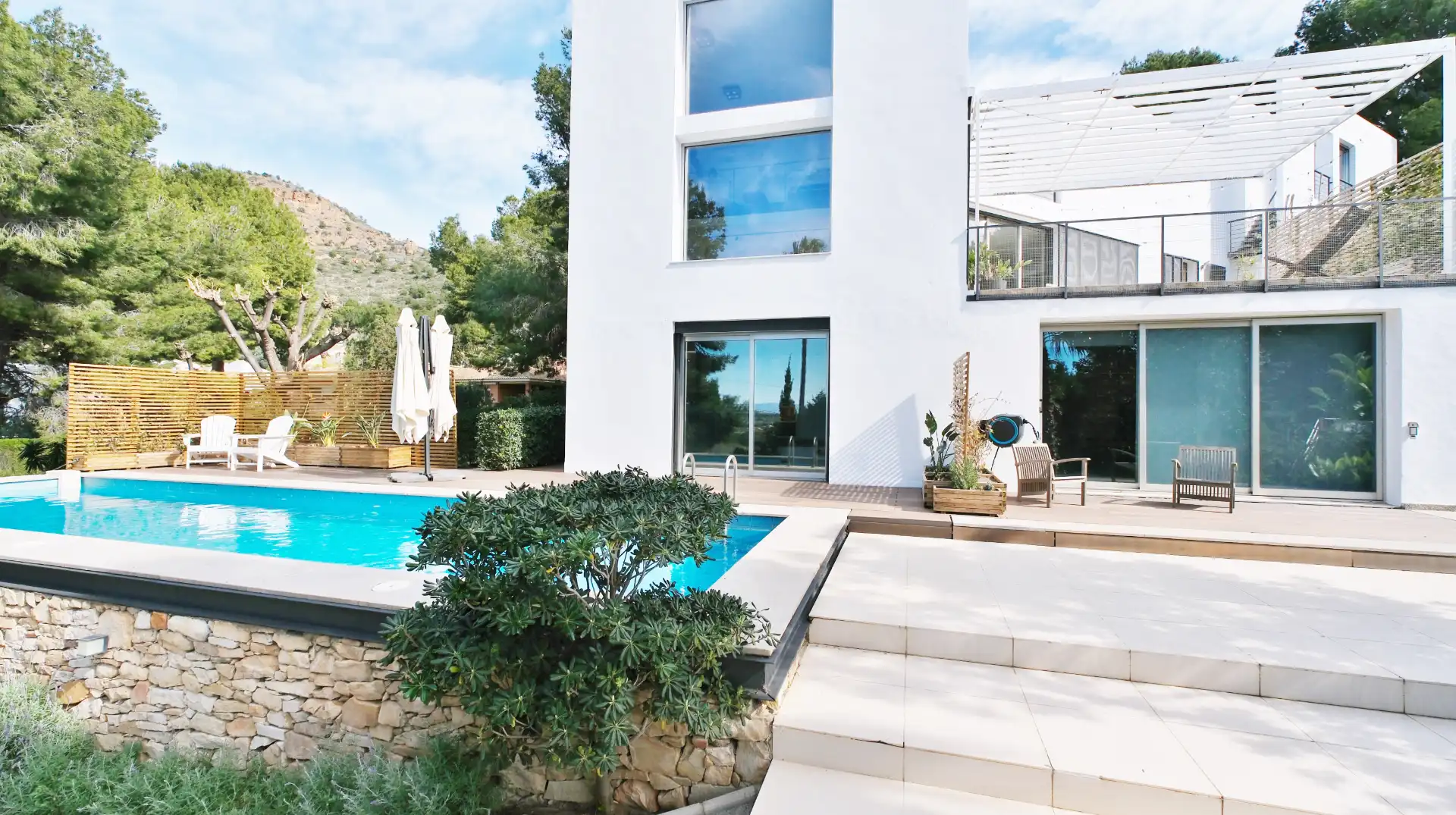 Vista exterior de Casa o xalet de lloguer en Sagunto / Sagunt amb Aire condicionat, Calefacció i Jardí privat