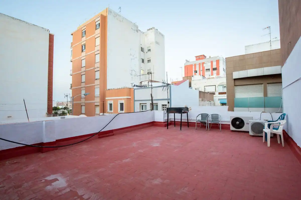 Terrasse von Erdgeschoss zum Verkauf in Sagunto / Sagunt mit Heizung, Terrasse und Abstellraum