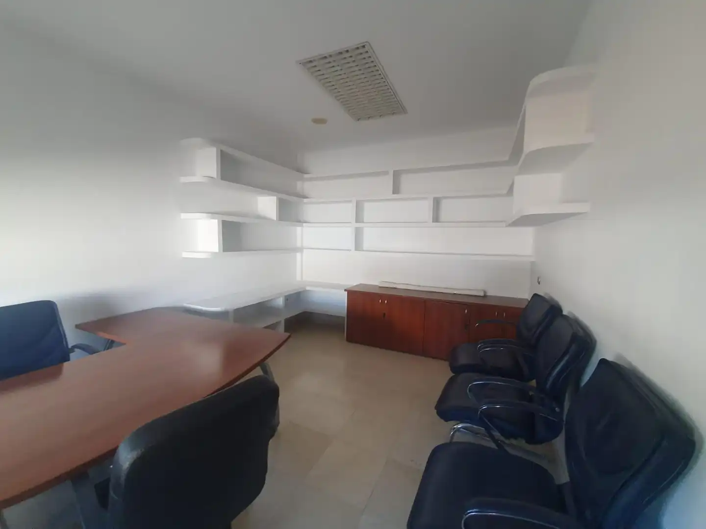 Office for rent in Sevilla  with Air Conditioner