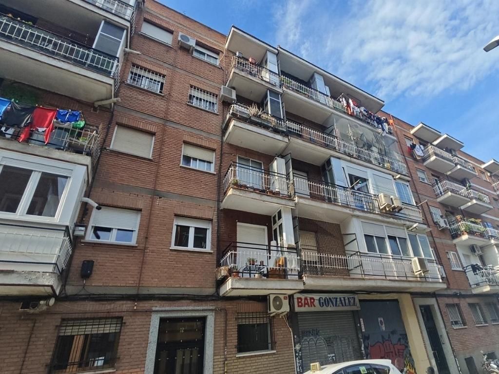 Vista exterior de Pis en venda en  Madrid Capital amb Calefacció i Terrassa