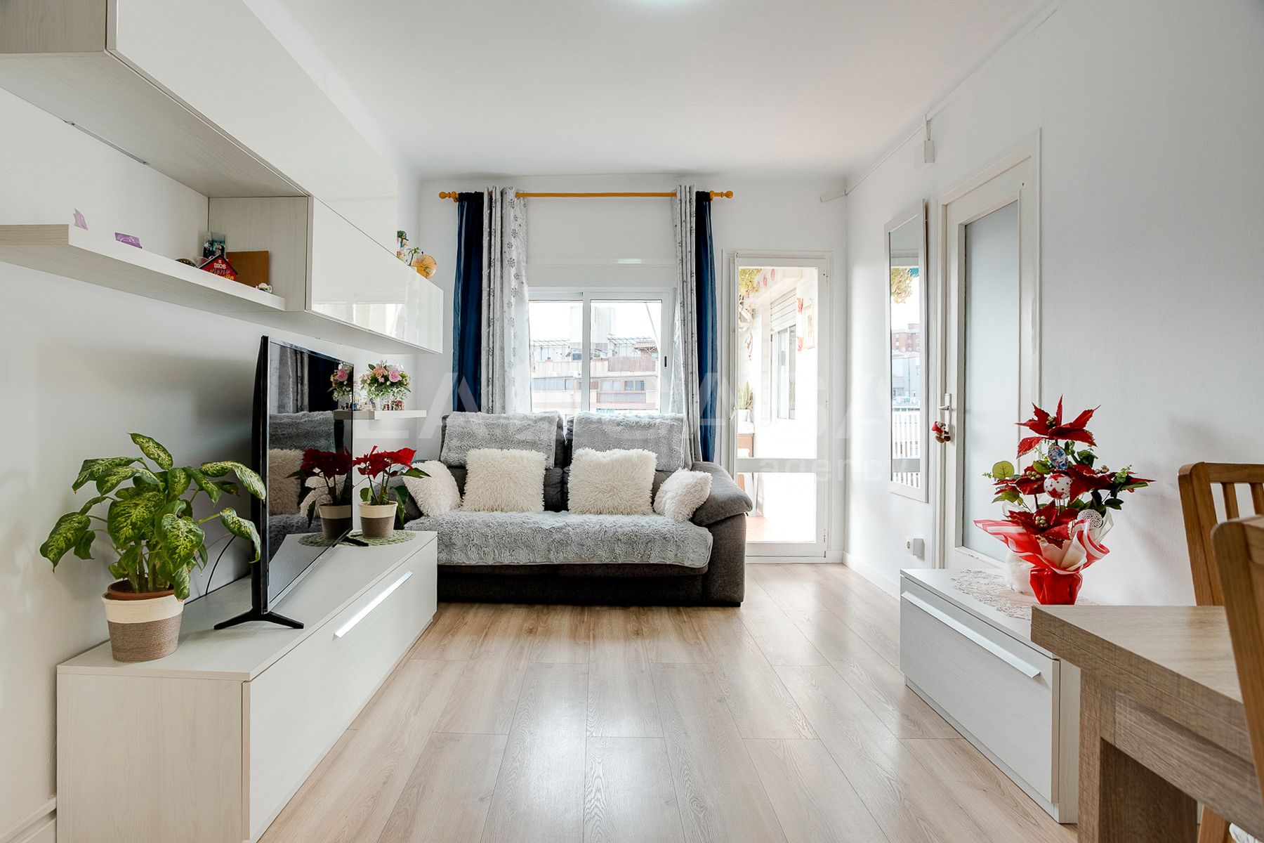 Sala d'estar de Àtic en venda en L'Hospitalet de Llobregat