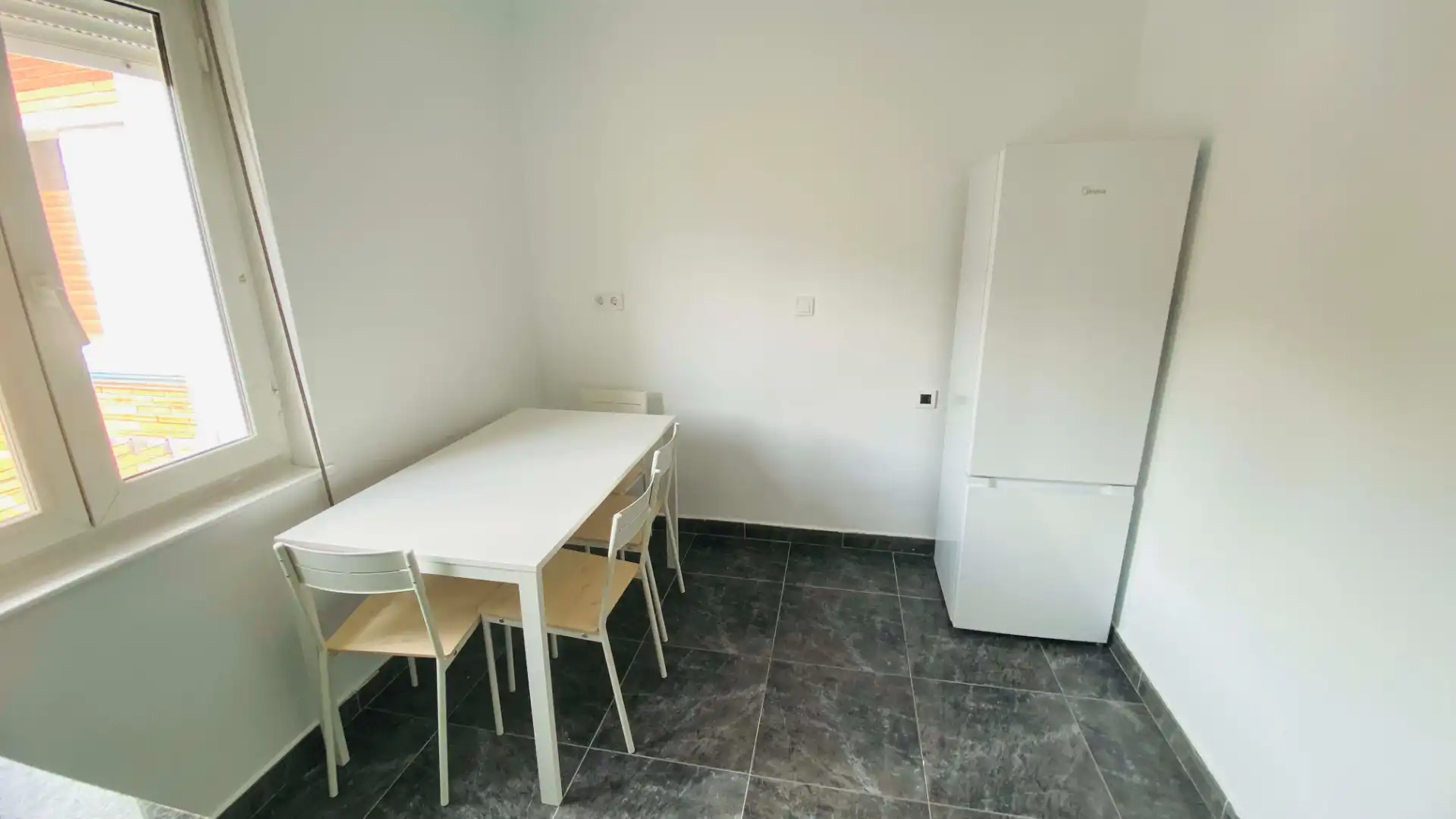 Cocina de Piso de alquiler en San Martín del Rey Aurelio con Trastero, Amueblado y Horno