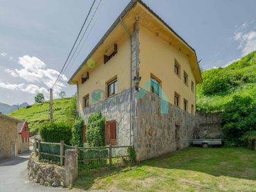 Casa amb jardí en venda a Tuiza de Abajo