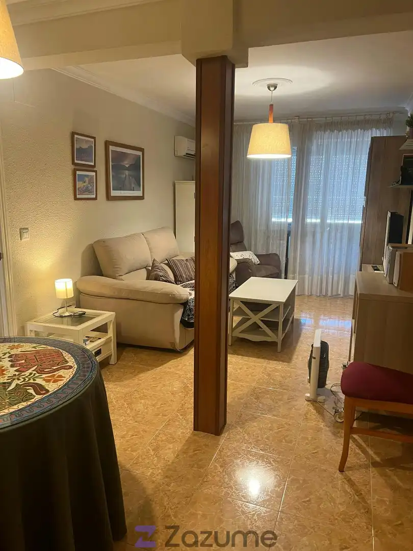 Sala d'estar de Pis de lloguer en Sevilla amb Aire condicionat, Calefacció i Terrassa