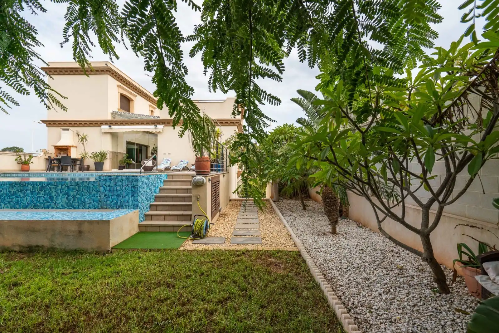 Terraza de Casa o chalet en venta en Almería con Aire acondicionado, Calefacción y Jardín privado