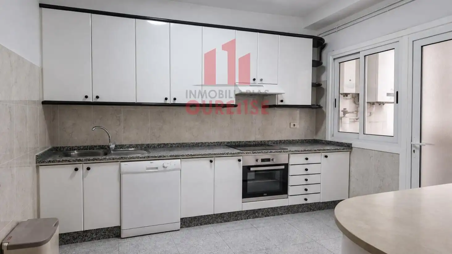 Kitchen of Flat for rent in Ourense Capital   with Heating, Furnished and Balcony