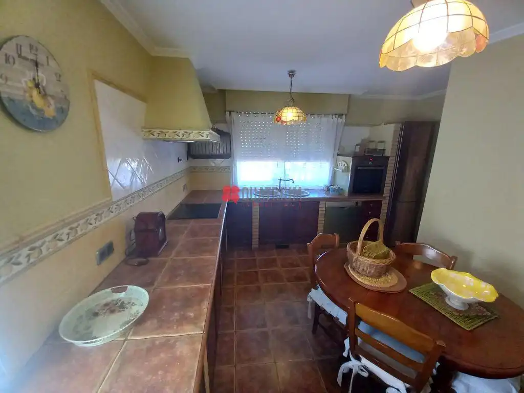 Cocina de Casa o chalet de alquiler en Santiago de Compostela  con Calefacción, Jardín privado y Trastero