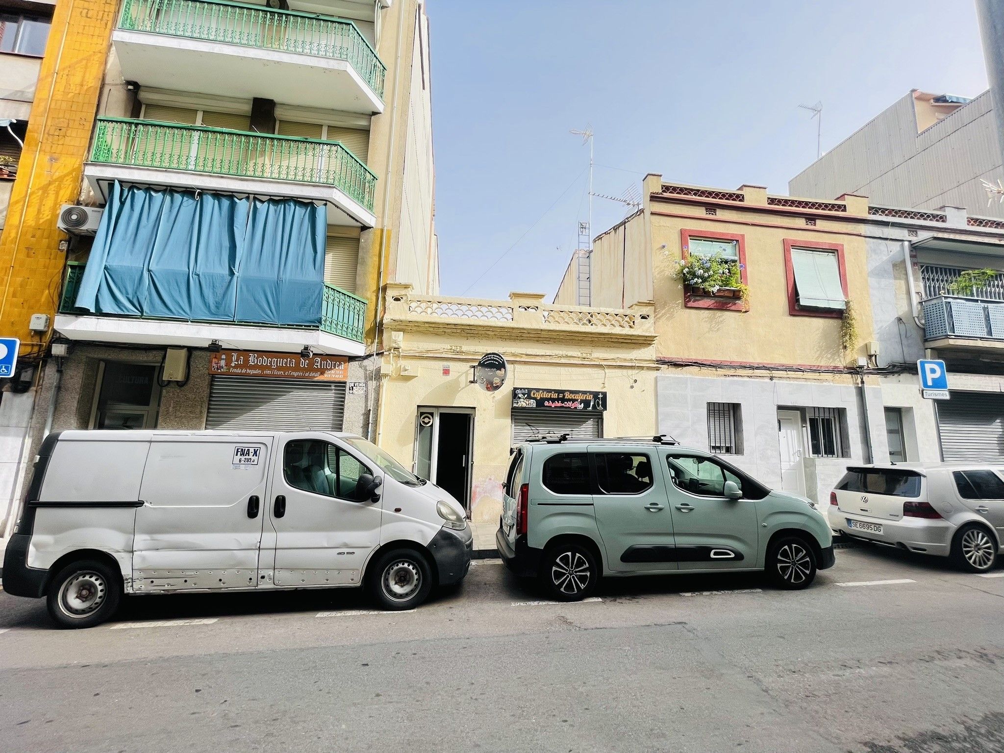 Exterior view of Residential for sale in Santa Coloma de Gramenet