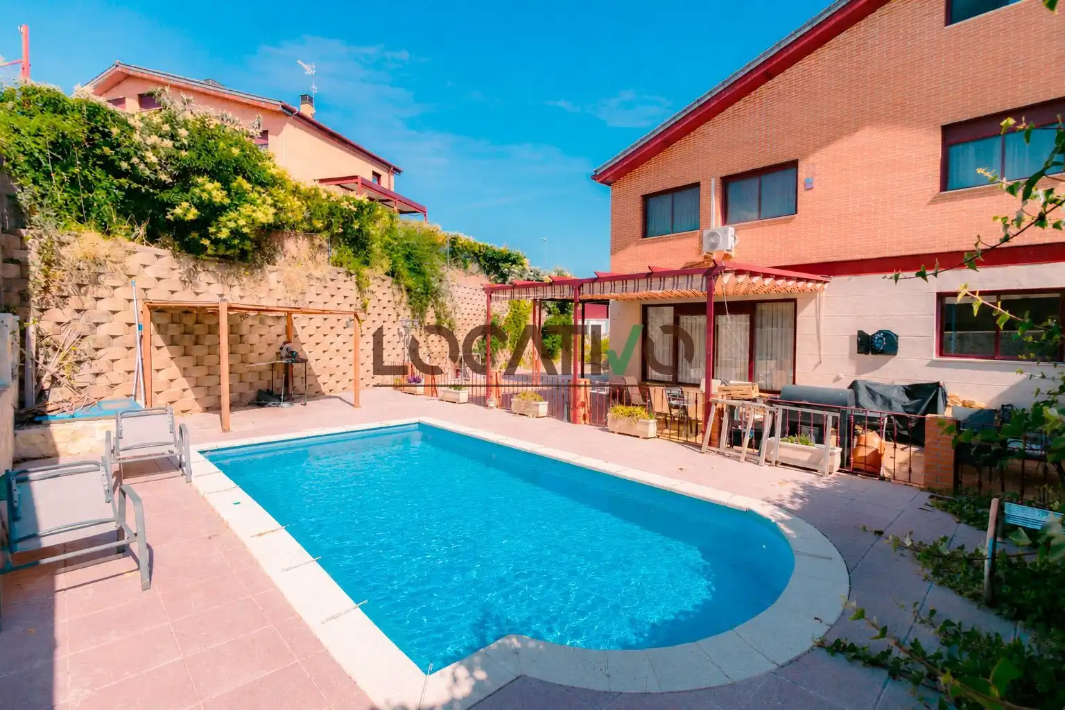 Swimming pool of Houses for sale in Quijorna  with Air Conditioner, Heating and Private garden