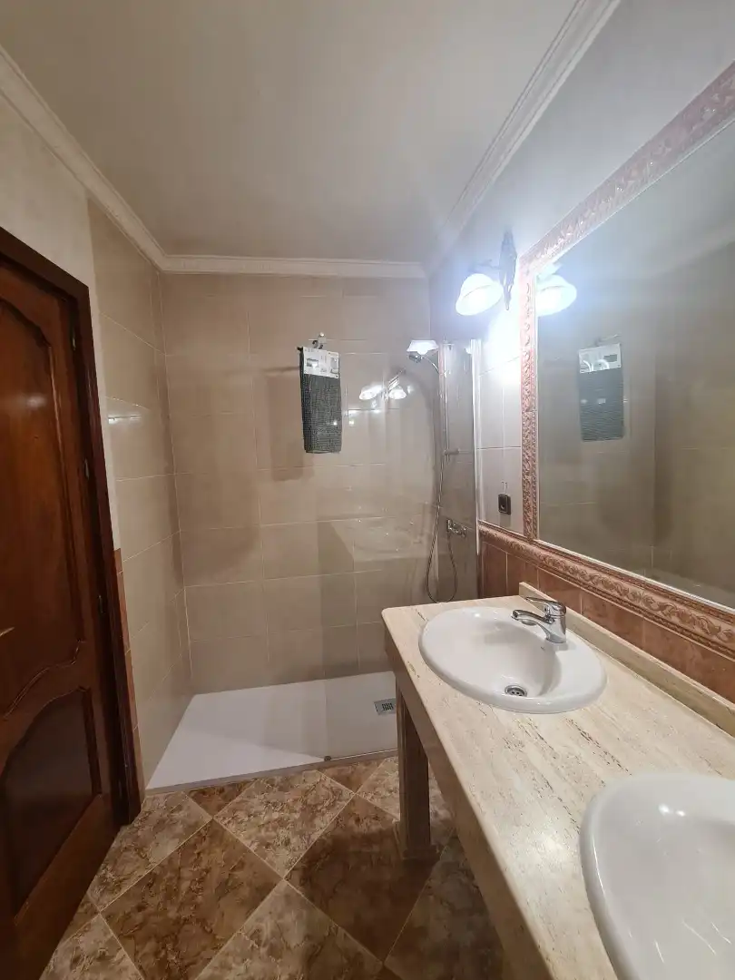 Baño de Piso de alquiler en Córdoba con Aire acondicionado, Calefacción y Amueblado