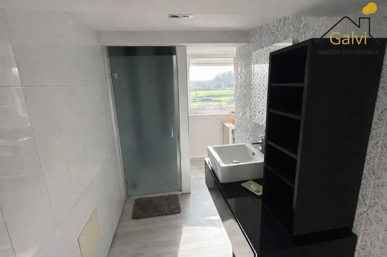 Baño de Casa o chalet en venta en Lugo con Calefacción, Jardín privado y Terraza