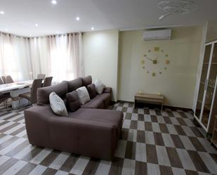 Sala d'estar de Casa o xalet en venda en Montijo amb Aire condicionat, Terrassa i Balcó