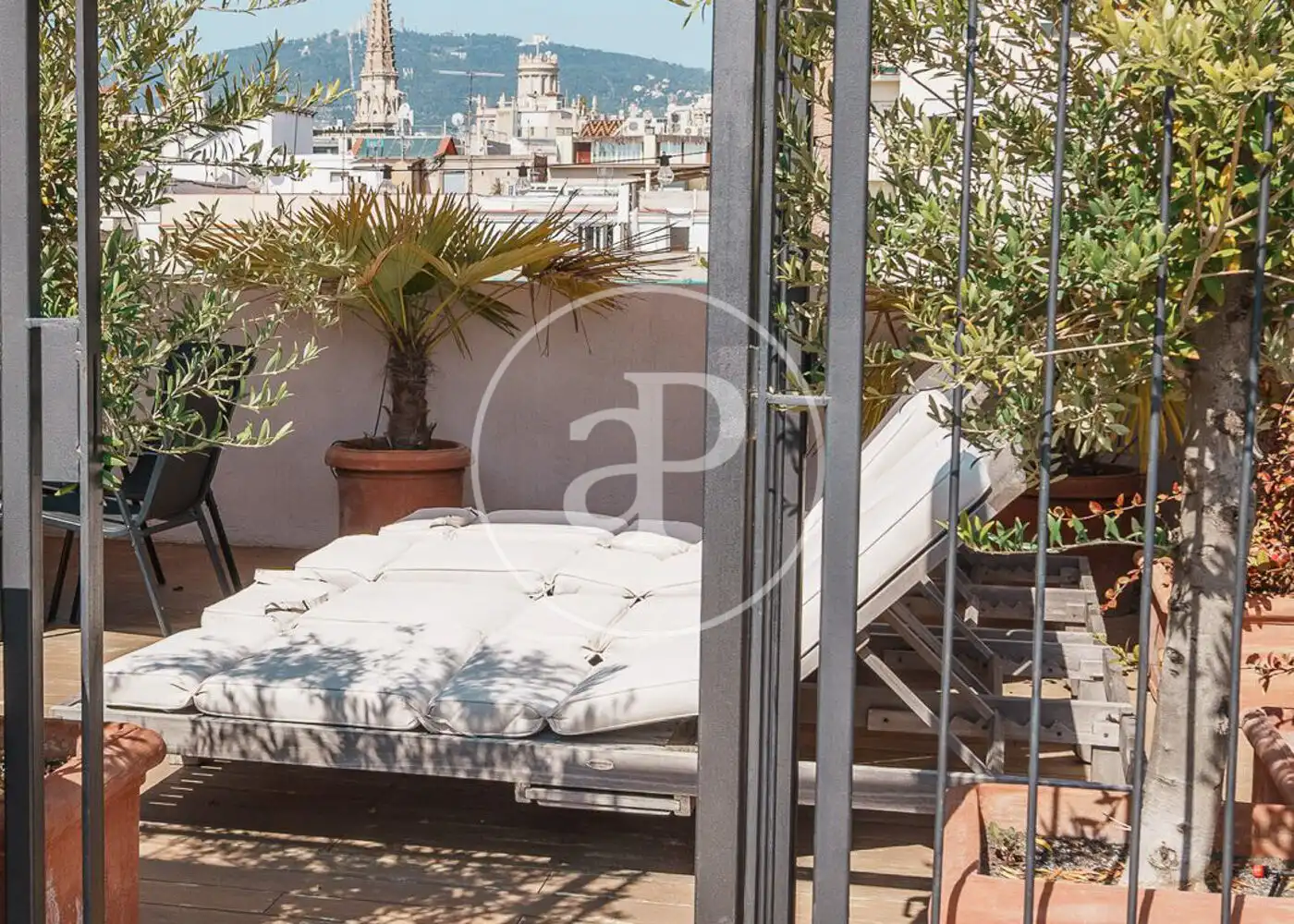 Terrasse von Dachboden zur Miete in Barcelona mit Klimaanlage, Heizung und Terrasse