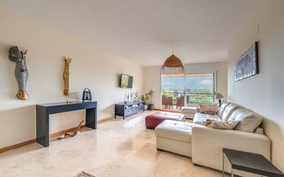 Sala d'estar de Apartament en venda en Marbella amb Aire condicionat, Calefacció i Terrassa
