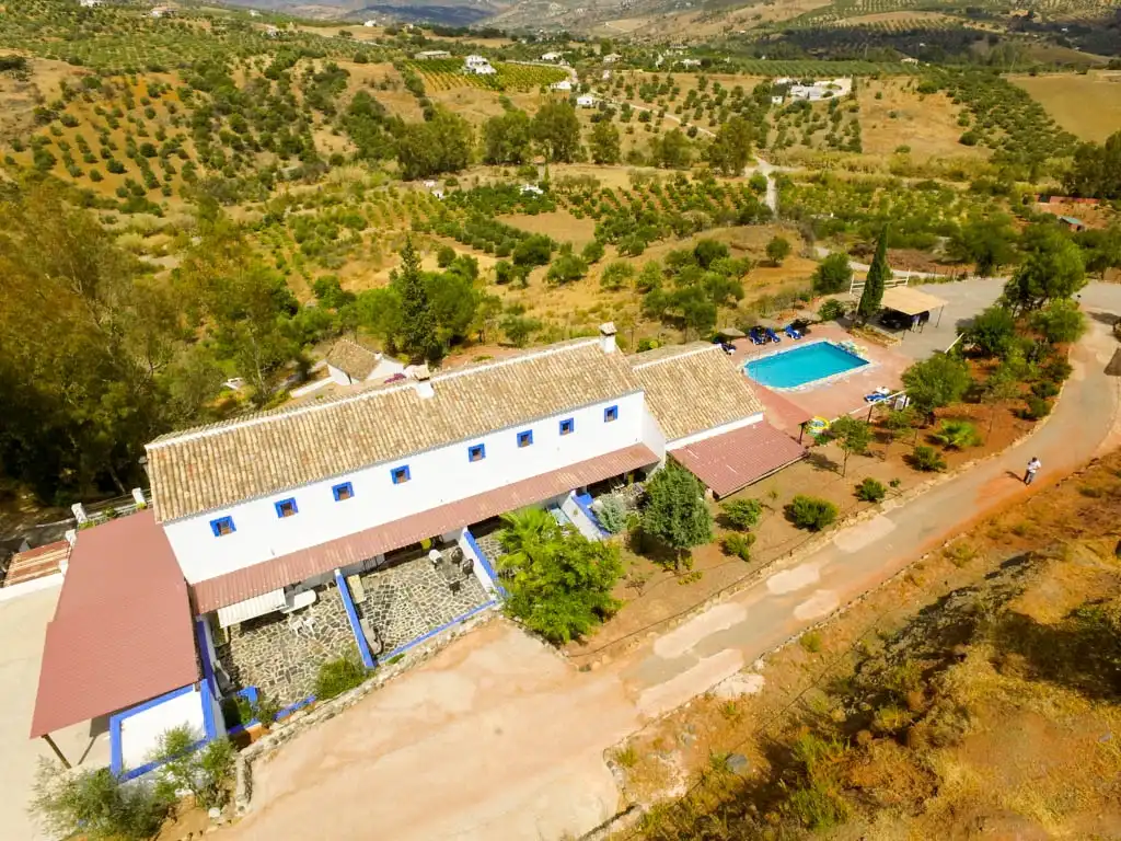 Casa rústica con piscina en venta en Guaro, imagen 9